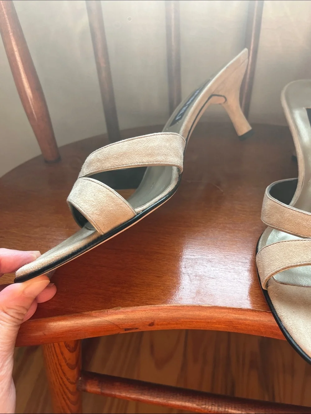 NIB Van Eli Camel Suede Strappy Kitten Heel Mule Slides Women’s Size 9.5